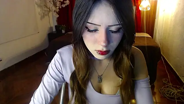 fyreandfox  online show from February 7, 7:33 pm