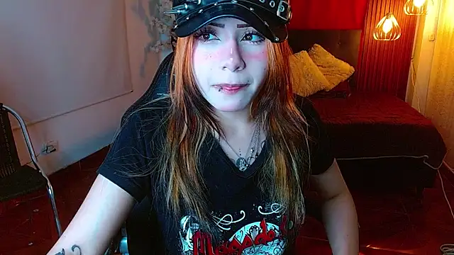 Snapshot of fyreandfox_ chatting on June 17, 7:46 pm fyreandfox online show from June 17, 7:46 pm