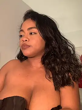 Snapshot of Dahiana_Giil chatting on November 24, 7:30 am Dahiana Giil online show from November 24, 7:30 am