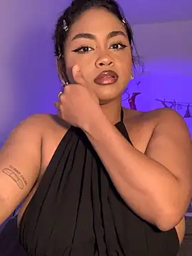 Snapshot of Dahiana_Giil chatting on October 28, 6:23 am Dahiana Giil online show from October 28, 6:23 am