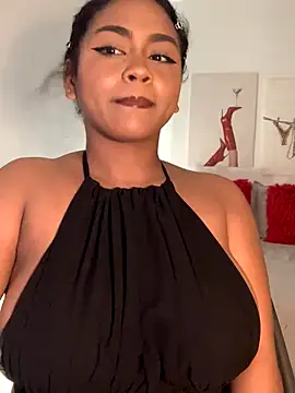 Snapshot of Dahiana_Giil chatting on November 25, 6:25 am Dahiana Giil online show from November 25, 6:25 am