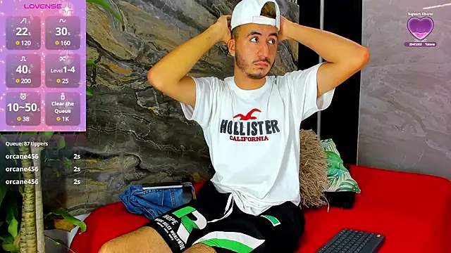 Snapshot of AdamParker_ chatting on March 5, 3:07 pm AdamParker  online show from March 5, 3:07 pm