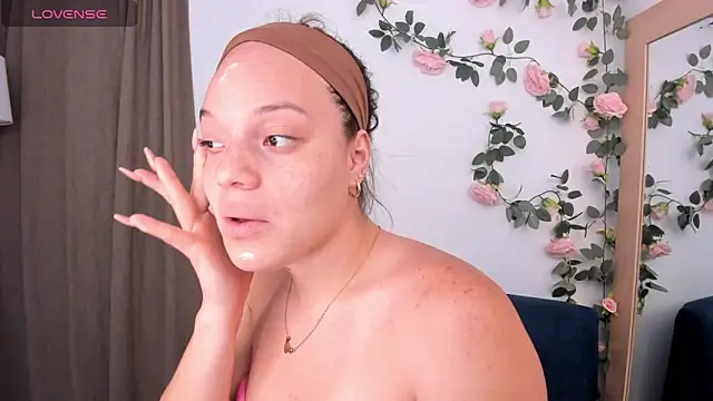 Snapshot of Baby_Asshley chatting on September 15, 1:39 am Baby Asshley online show from September 15, 1:39 am