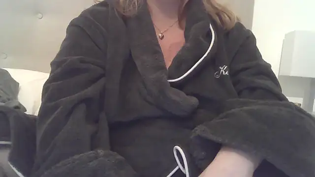 Snapshot of sizha6 chatting on November 28, 9:42 am sizha6 online show from November 28, 9:42 am