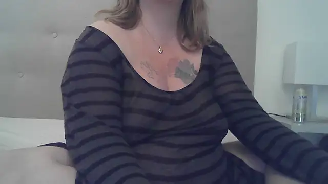 Snapshot of sizha6 chatting on October 31, 11:51 am sizha6 online show from October 31, 11:51 am