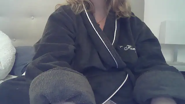 Snapshot of sizha6 chatting on November 11, 10:43 am sizha6 online show from November 11, 10:43 am