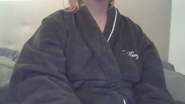 Snapshot of sizha6 chatting on October 15, 4:44 am sizha6 online show from October 15, 4:44 am
