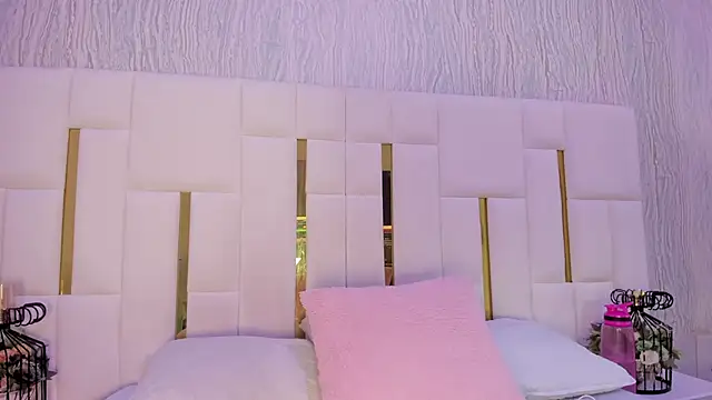 hillary uckerman  online show from October 4, 11:34 am