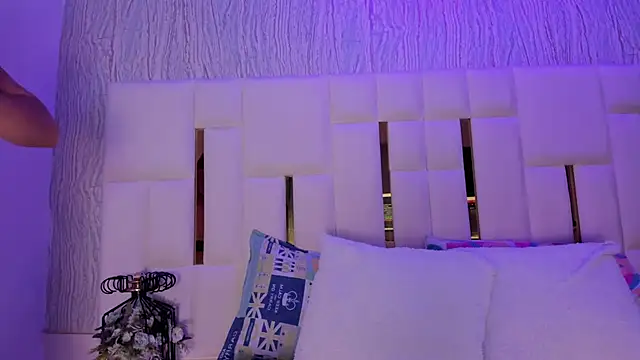 hillary uckerman  online show from April 2, 11:39 am