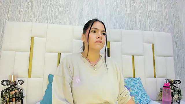 hillary uckerman  online show from November 3, 11:14 am