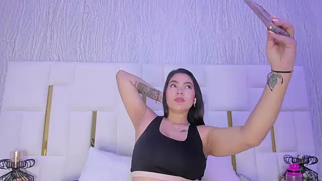 hillary uckerman  online show from October 6, 11:44 am