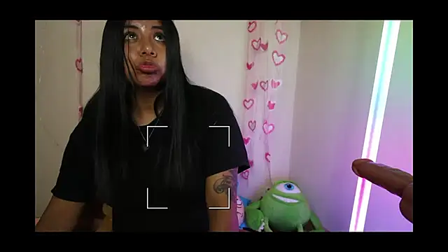 Snapshot of Karla_Stein2025 chatting on October 17, 12:51 pm Karla Stein2025 online show from October 17, 12:51 pm