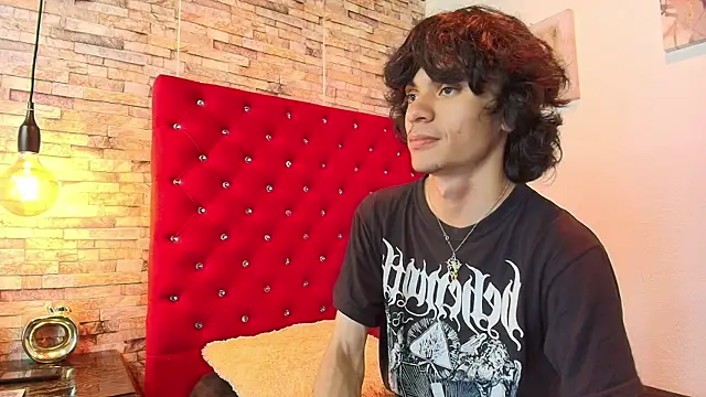 sc0rpius  online show from March 10, 7:40 pm