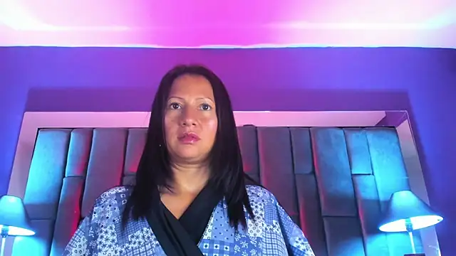 Aisha Nowak online show from March 7, 12:15 am
