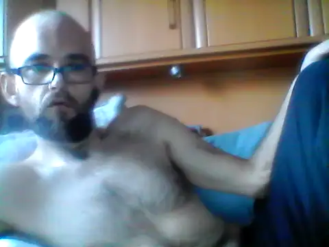 Snapshot of Andre35w chatting on December 22, 2:39 pm Andre35w online show from December 22, 2:39 pm