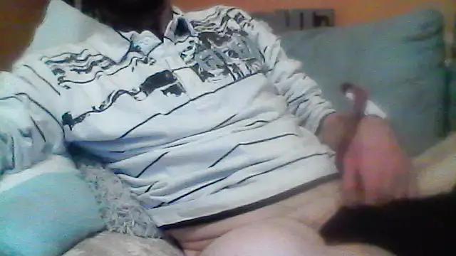 Snapshot of Andre35w chatting on December 15, 5:41 pm Andre35w online show from December 15, 5:41 pm