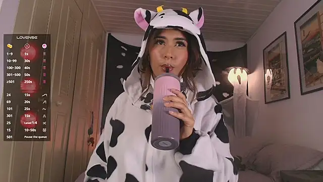 Snapshot of mmycaliope chatting on October 30, 11:12 pm mmycaliope online show from October 30, 11:12 pm