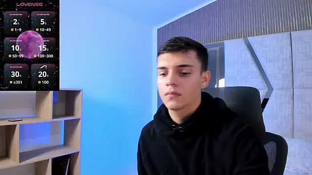 JacobRoberts1 online show from November 14, 8:45 pm