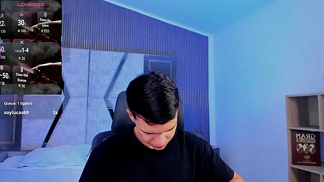 JacobRoberts1 online show from October 7, 8:21 pm