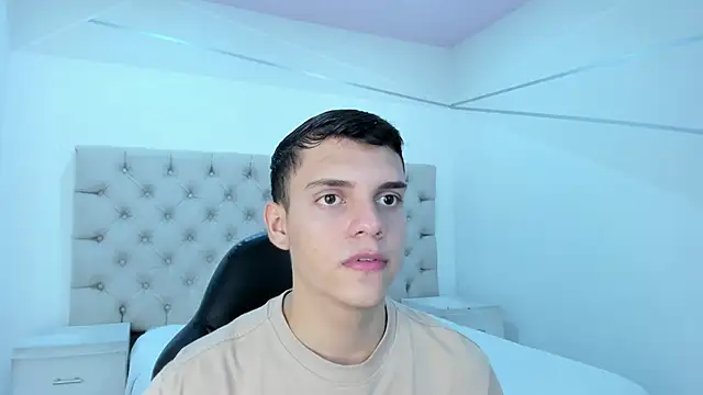 JacobRoberts1 online show from November 16, 9:19 pm