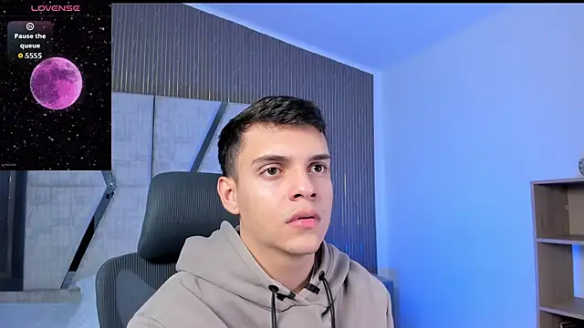 JacobRoberts1 online show from November 13, 8:35 pm