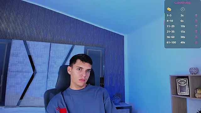 JacobRoberts1 online show from October 19, 8:22 pm