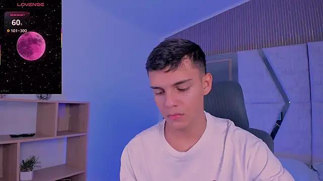 JacobRoberts1 online show from November 4, 8:23 pm