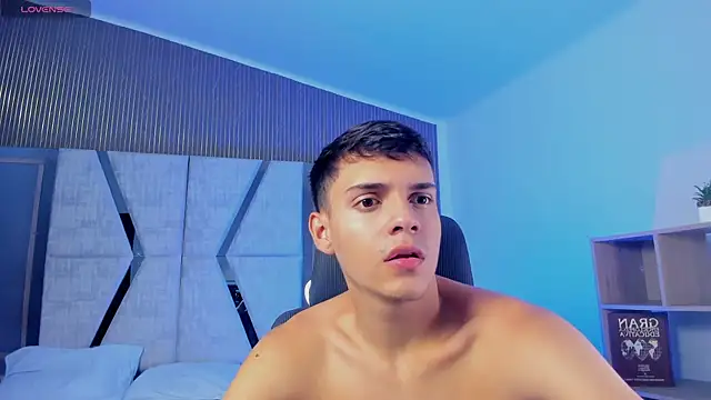 JacobRoberts1 online show from October 8, 8:42 pm