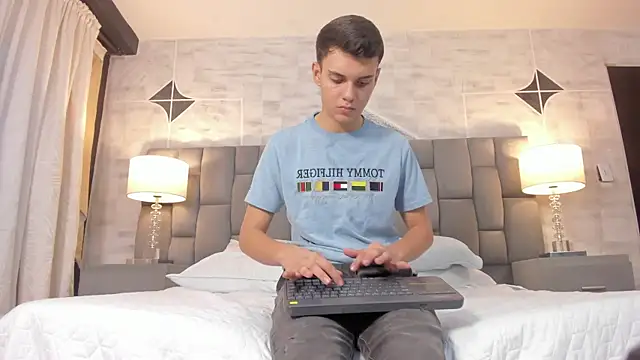 JacobRoberts1 online show from February 28, 11:14 am