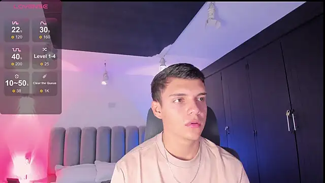 JacobRoberts1 online show from September 14, 1:44 pm