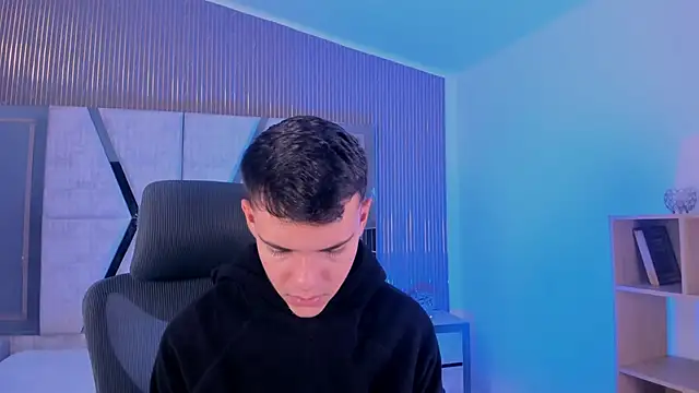 JacobRoberts1 online show from October 27, 8:21 pm