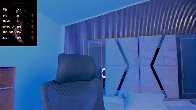 JacobRoberts1 online show from November 3, 7:28 pm