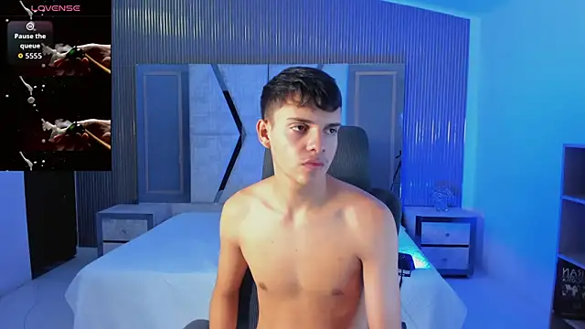 JacobRoberts1 online show from October 15, 9:12 pm