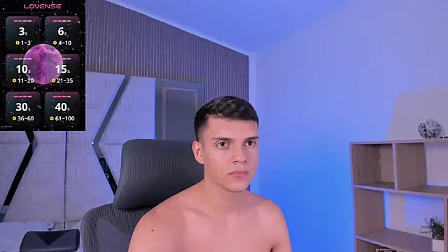 JacobRoberts1 online show from November 5, 9:40 pm