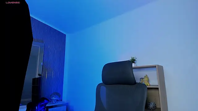 JacobRoberts1 online show from October 6, 8:20 pm