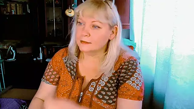 FlowerButterf online show from December 15, 7:14 am