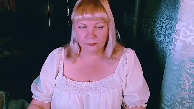 FlowerButterf online show from May 1, 7:52 pm