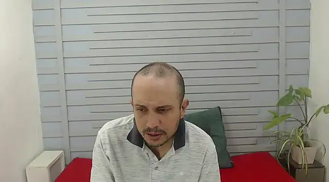 JhonTorres018 online show from February 24, 7:30 pm