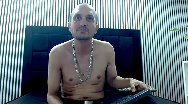 JhonTorres018 online show from February 18, 3:42 am