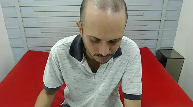 JhonTorres018 online show from February 25, 7:16 pm