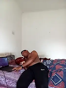 Snapshot of bosszonke123 chatting on March 8, 5:07 am bosszonke123 online show from March 8, 5:07 am