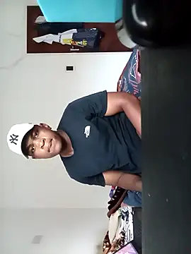 Snapshot of bosszonke123 chatting on March 2, 4:28 am bosszonke123 online show from March 2, 4:28 am