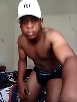 Snapshot of bosszonke123 chatting on March 3, 4:54 am bosszonke123 online show from March 3, 4:54 am