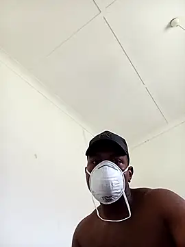 Snapshot of bosszonke123 chatting on February 14, 10:59 am bosszonke123 online show from February 14, 10:59 am