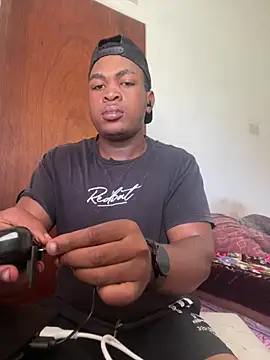 bosszonke123 online show from March 31, 8:49 am