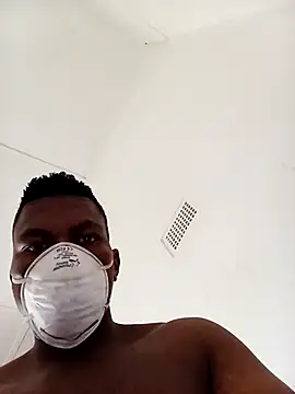 Snapshot of bosszonke123 chatting on February 18, 7:54 am bosszonke123 online show from February 18, 7:54 am