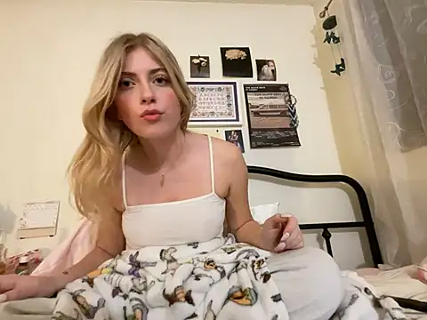 Snapshot of sinfulblonde1 chatting on February 23, 1:57 am sinfulblonde1 online show from February 23, 1:57 am