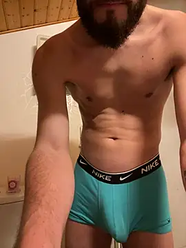 Snapshot of tiago499 chatting on March 3, 7:39 pm tiago499 online show from March 3, 7:39 pm