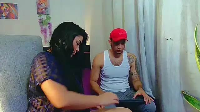 Snapshot of Reina_paola chatting on September 18, 2:36 am Reina paola online show from September 18, 2:36 am