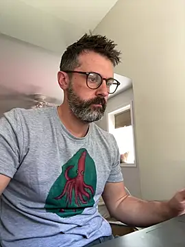 plaintreebull online show from May 28, 3:40 pm